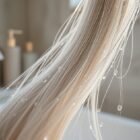 Pielęgnacja siwych włosów: jak zadbać o nawilżenie, blask i ochronę przed żółknięciem