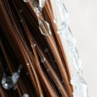 Jak skutecznie zmywać produkty do stylizacji włosów: praktyczne wskazówki i najczęstsze błędy