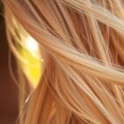 Przeciążone włosy: jak rozpoznać przyczyny i przywrócić im lekkość bez błędów pielęgnacyjnych